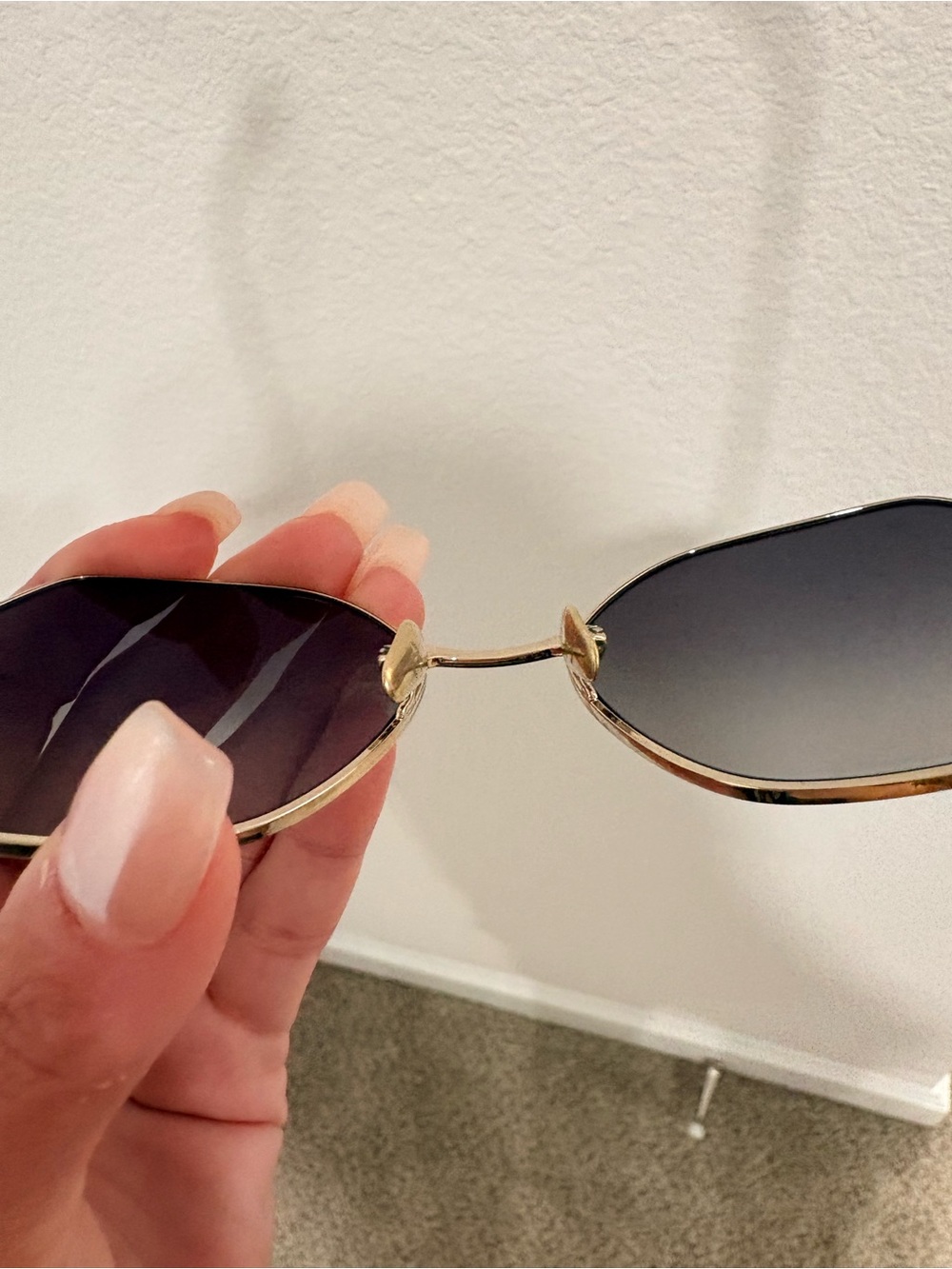 CHANEL Gold Frame Sunglasses with pearls and woven leather - Picture 5 of 12